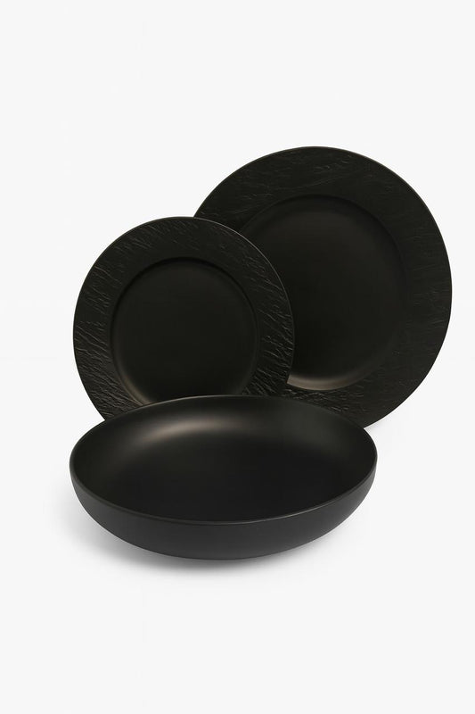 Matte Black Dinnerware Set – Modern Sophistication