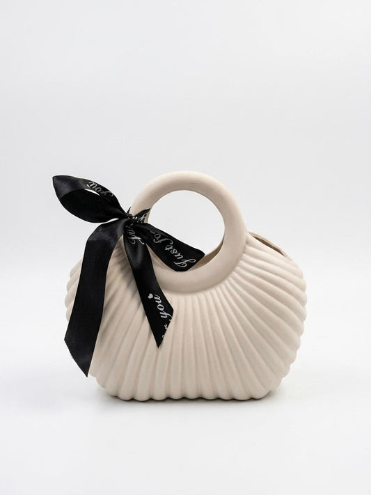 Elegant Ribbed Handbag Vase