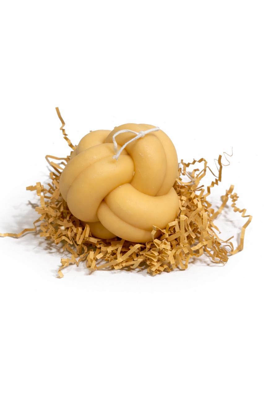 The Amber Knot Decorative Candle